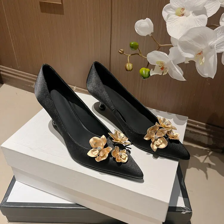 JC Signature Blooming Heels Gothic Gold Embroidered Satin Pumps (2).jpg