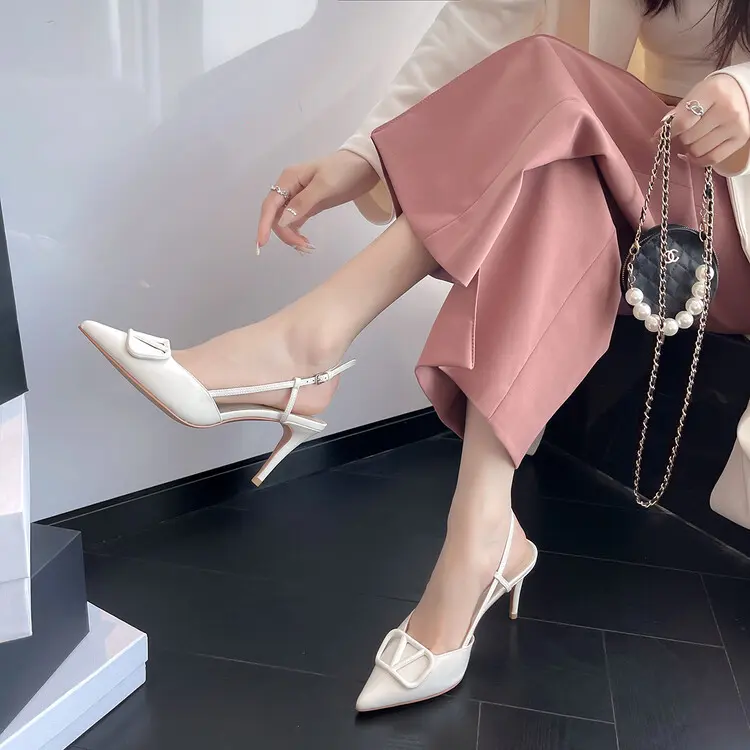 4cm Heel V-Buckle Women's Patent Leather High Heel Sandals (6)